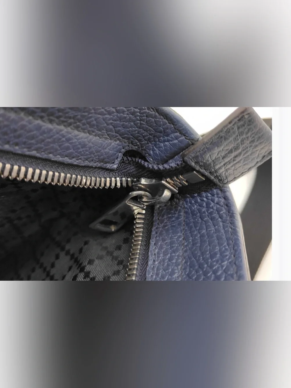 Gucci Mens Navy Blue Pebbled Leather Tote Business Shoulder Bag Web Strap